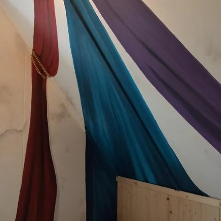 Groepsaccommodatie In De Bedstee Sprookje Dom wakacyjny *